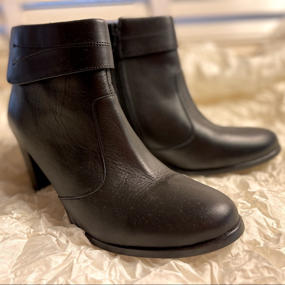 Confortisimo black leather cuffed ankle boots.  NWT size 38